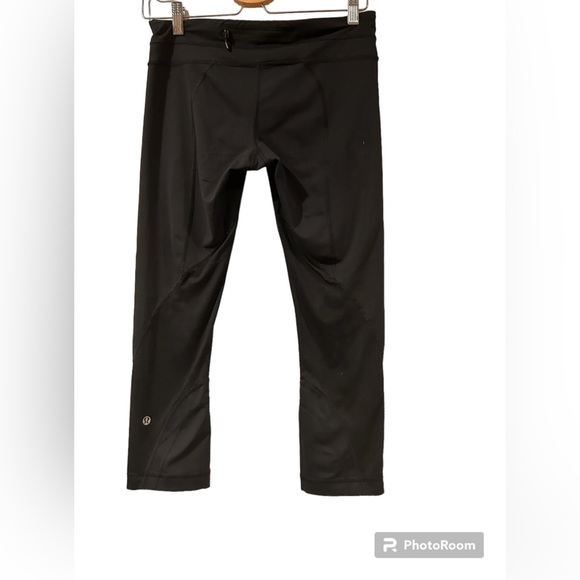 Lululemon Inspire Crop II *Luxtreme in Black size 8 - Picture 4 of 10